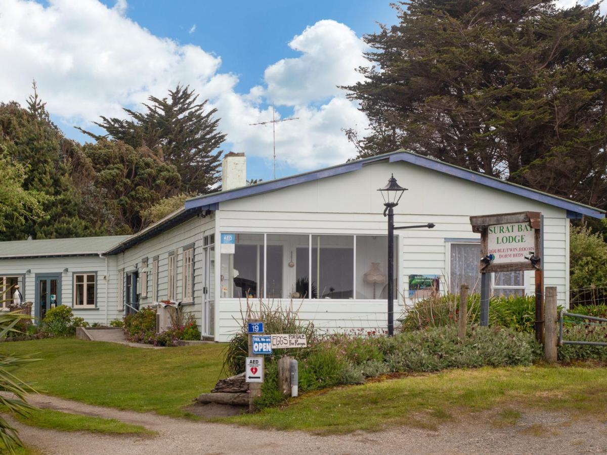 Surat Bay Lodge By The Sea/Backpackers Hostel Owaka Eksteriør bilde